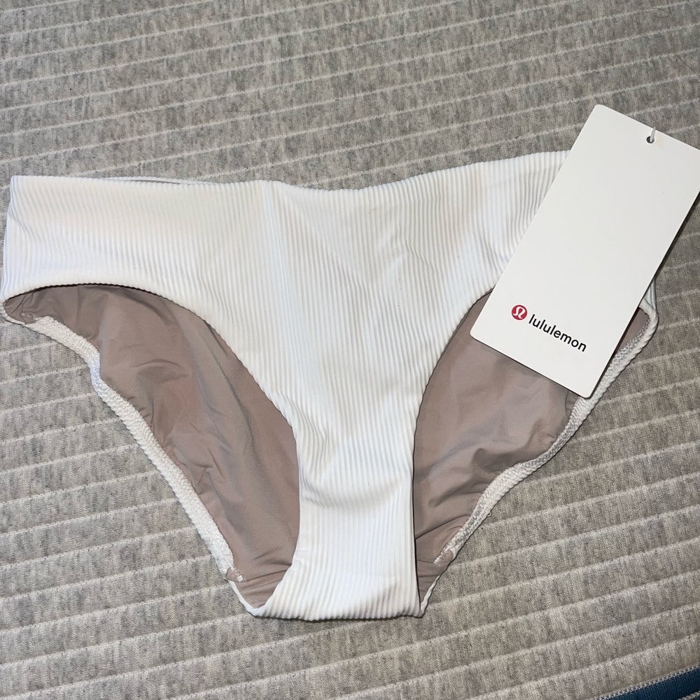 lulu lemon bikini bottoms!